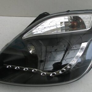 Ford Fiesta оптика передняя черная