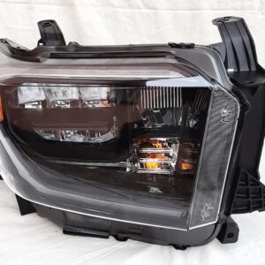 Toyota Tundra 2014+ оптика передняя Full LED стиль YZ2